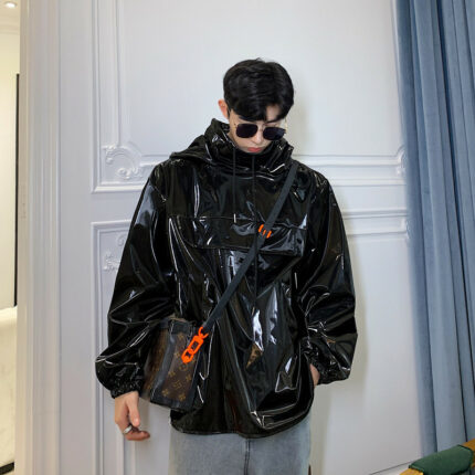 Lederjacke mit Kapuze und Stehkragen