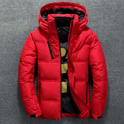 Dicke warme Jacke mit Kapuze