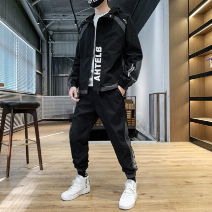 Sportbekleidung Herren