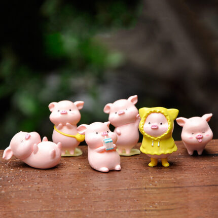 Nette Net Roten Drink Milch Roten Umschlag Piggy Puppe Regenmantel Reiche Schwein Ornamente Desktop Kuchen Dekoration Blind Box