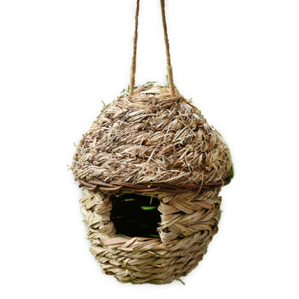 Hand-woven vogel nest