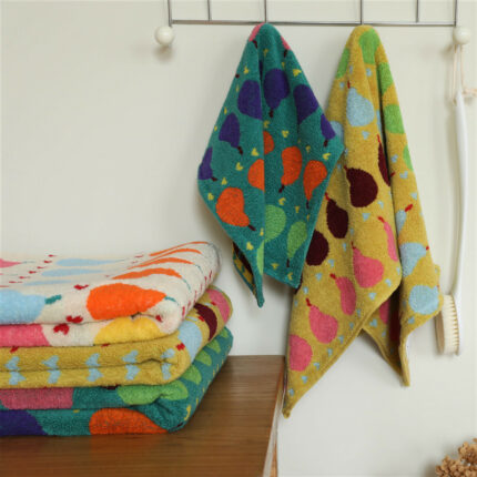 Ins Birne aus reiner Baumwolle Quadratisches Kinder handtuch Haushalts-Absorptions klasse A Baumwolle