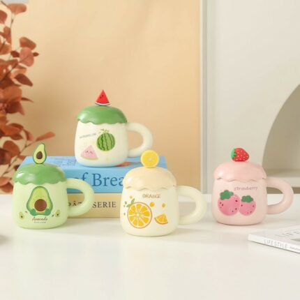 Gut aussehende Avocado-Keramik-Tasse