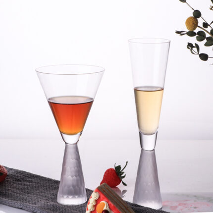 Kreatives galvani siertes goldenes Rotwein glas Modell Zimmer cocktail